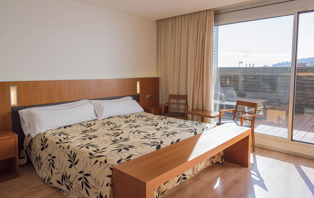 Lleo barcelona room2 cruise port hotels